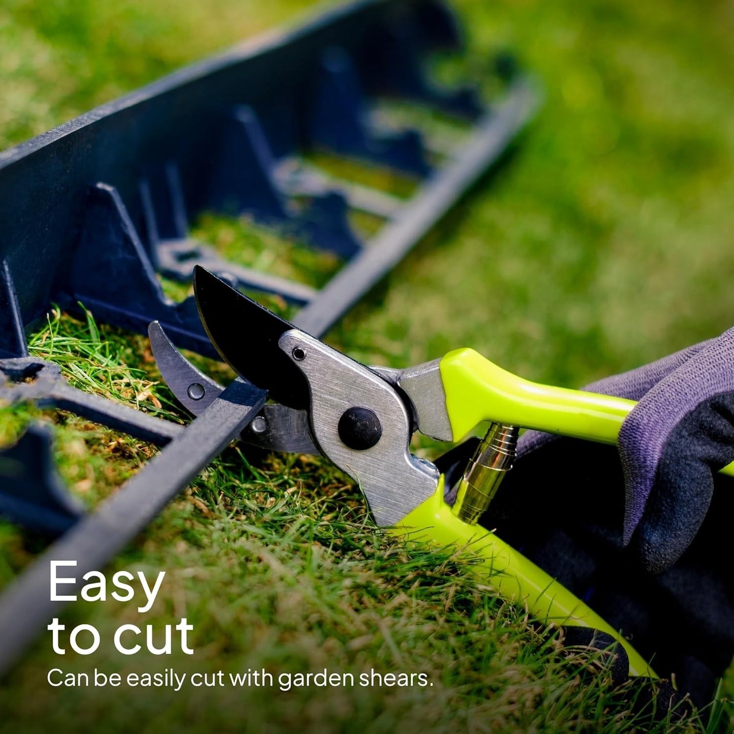 Garden Lawn Edging Border Flexible Plastic Edge 12m 55mm Black 50 Pegs Kit