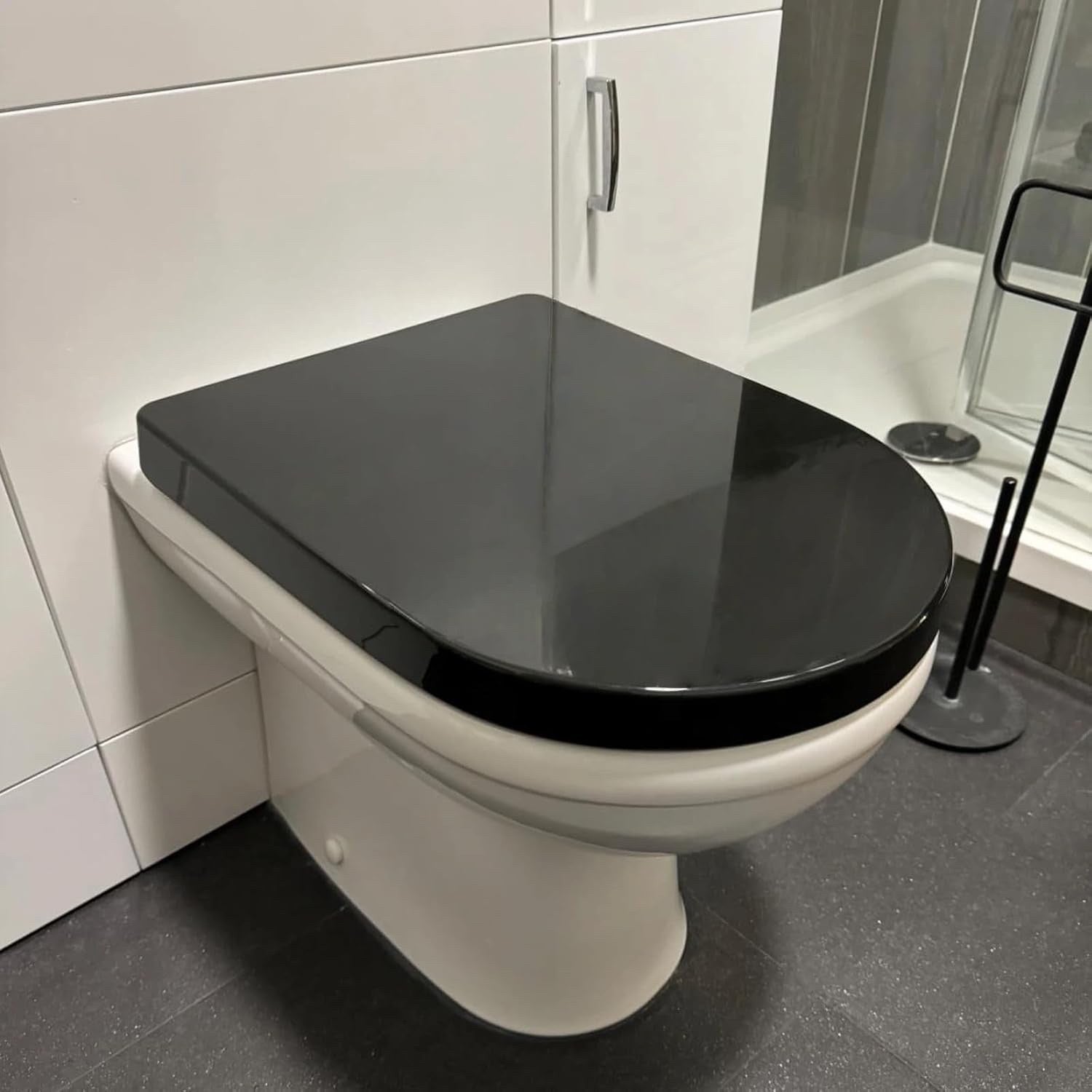 Black D Shape Toilet Seat Soft Close Quick Release Adjustable Hinges 46x36cm