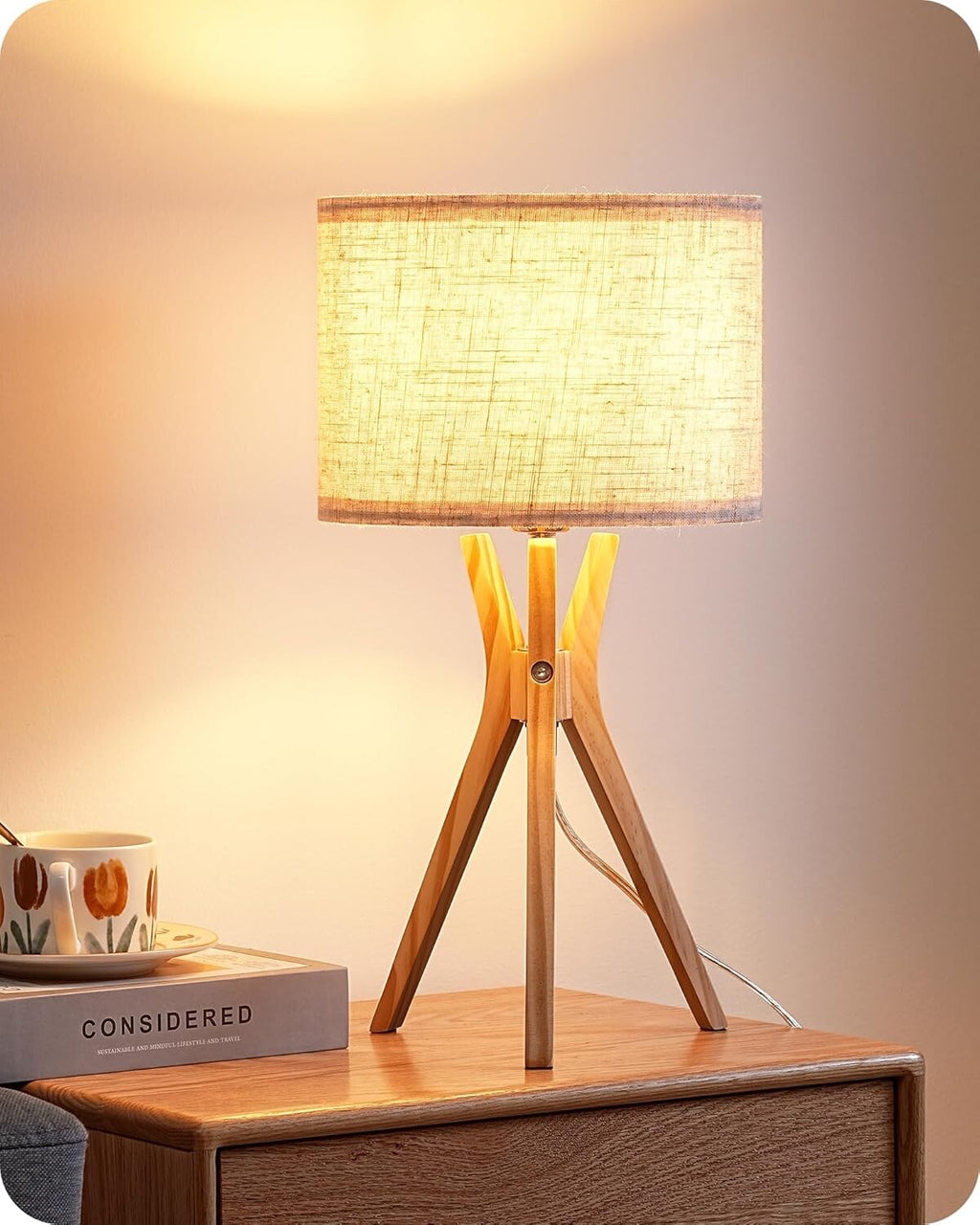 EDISHINE Modern Bedside Lamp, 46cm Tripod Table Lamp with Solid Wood Legs, Beige
